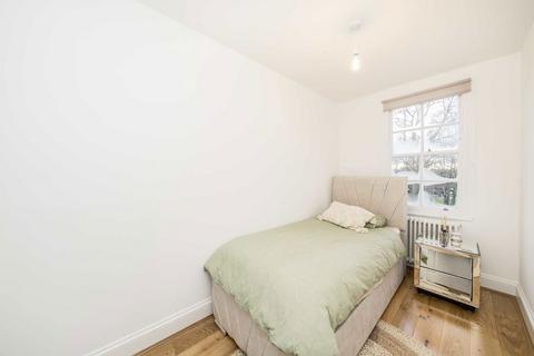 3 bedroom house to rent, Clifton Crescent, London SE15