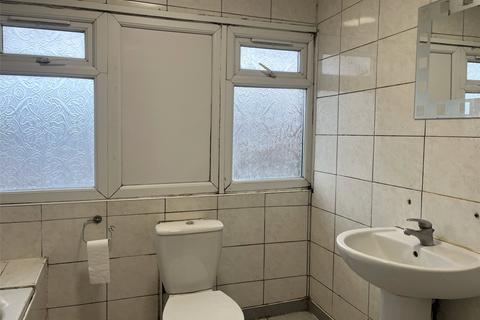 37 Tamar Way, Slough, SL3 8SY
