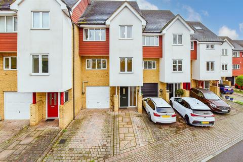 4 bedroom townhouse for sale, Friars View, Aylesford, Kent