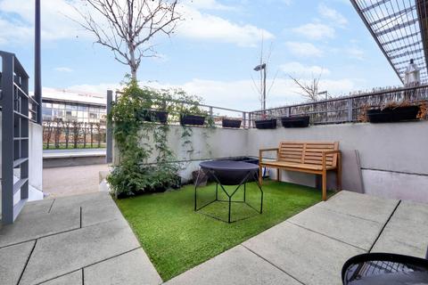 2 bedroom apartment for sale, Highbury Stadium Square, Highbury N5