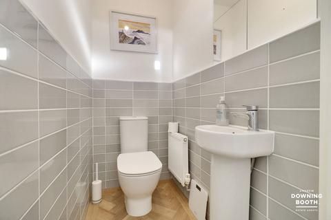 2 Wakelin Way, Lichfield, WS13 6UG