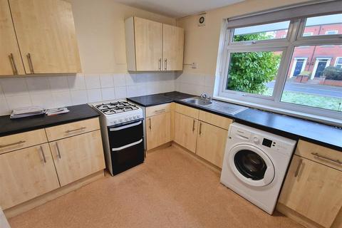 3 bedroom terraced house to rent, Metchley Lane, Harborne, Birmingham