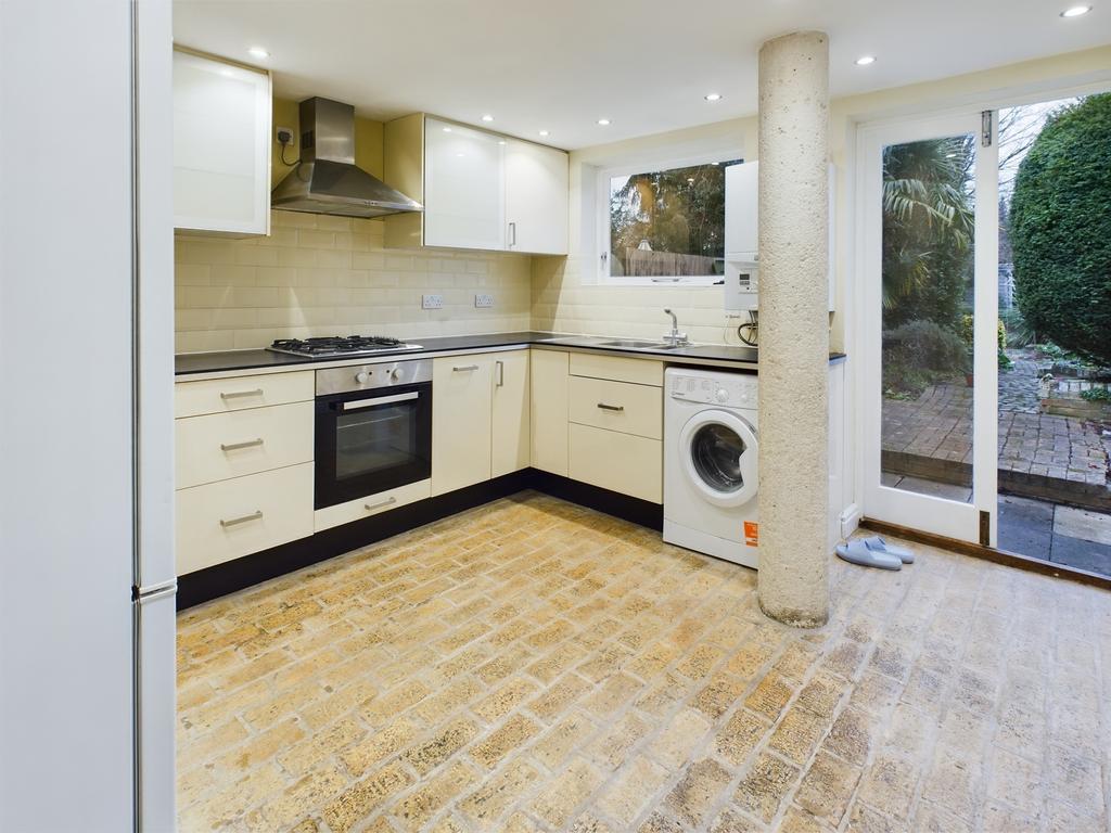 Cam02545 g0 pr0303 still003