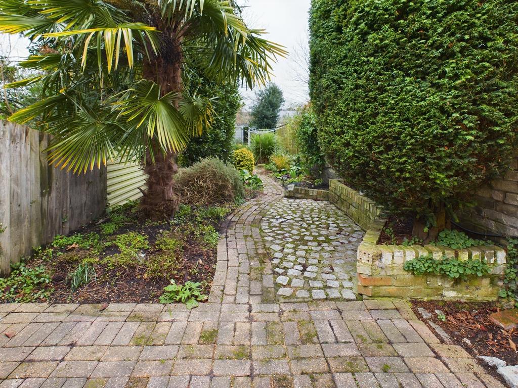 Cam02545 g0 pr0303 still012