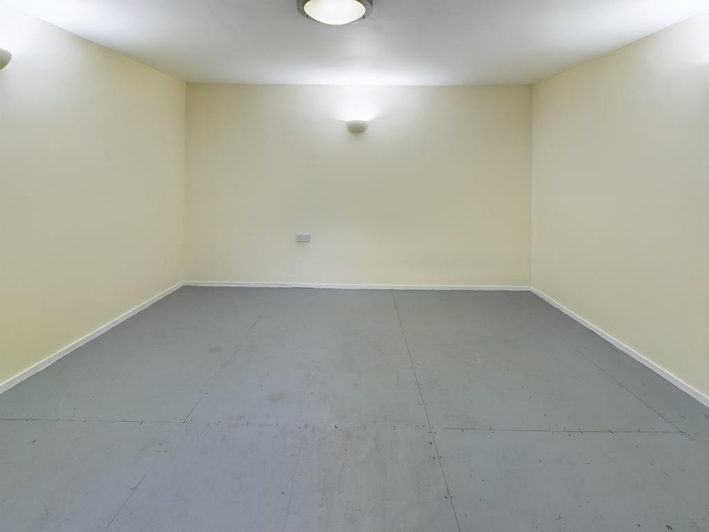 Cam02545 g0 pr0303 still015