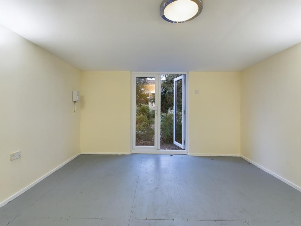 Cam02545 g0 pr0303 still016