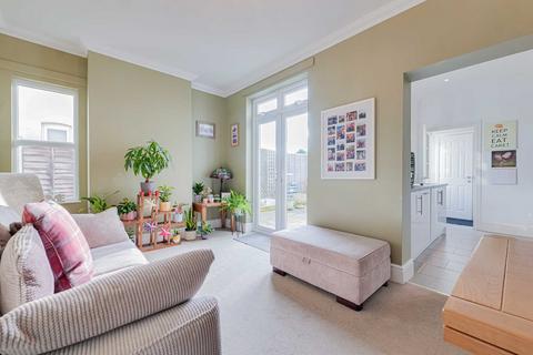 3 bedroom semi-detached house for sale, Cromwell Road, Southend-on-sea, SS2