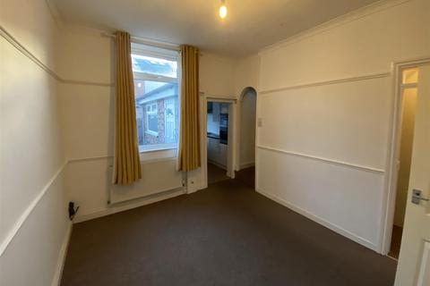 3 bedroom terraced house to rent, Howard Street, Ashton-under-lyne OL7