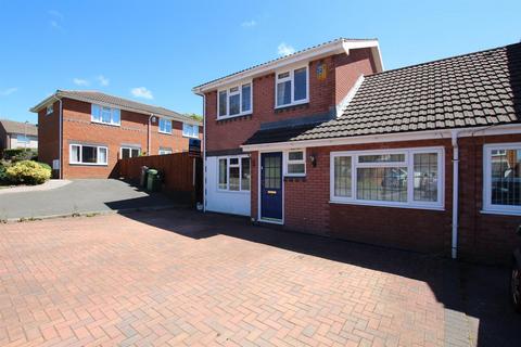 3 bedroom semi-detached house to rent, Birchwood Gardens, Whitchurch