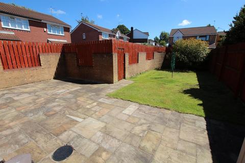 3 bedroom semi-detached house to rent, Birchwood Gardens, Whitchurch