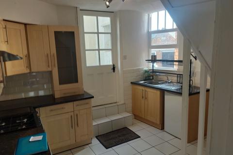 3 bedroom terraced house to rent, Briggate, Knaresborough HG5