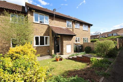 2 bedroom house to rent, Tychbourne Drive, Guildford, Surrey