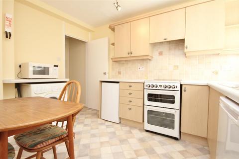 2 bedroom house to rent, Tychbourne Drive, Guildford, Surrey