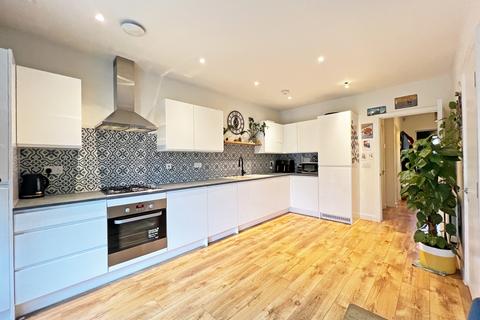 4 bedroom terraced house for sale, Isambard Road,  Southall, UB2