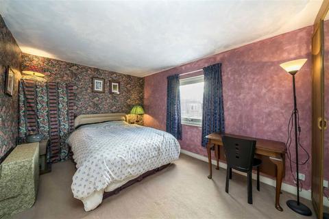 3 bedroom flat for sale, Mill Street, London SE1