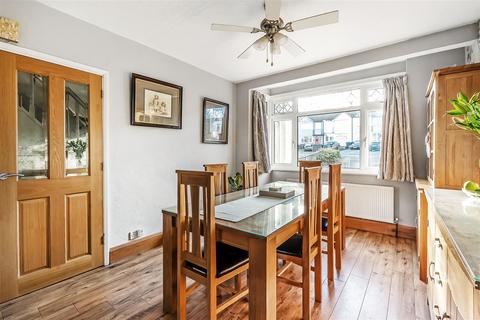 3 bedroom house for sale, Garth Close, Stonecot Hill, Morden