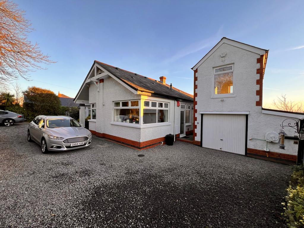 Coach house