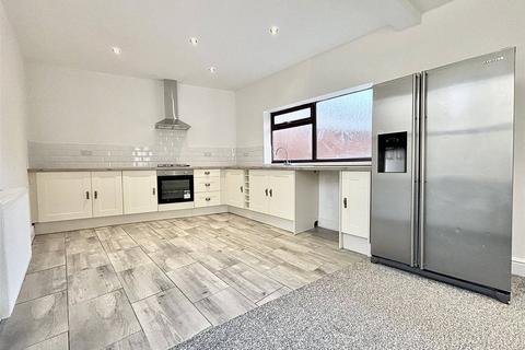 5 bedroom end of terrace house to rent, Renwick Road, Blyth, Northumberland, NE24