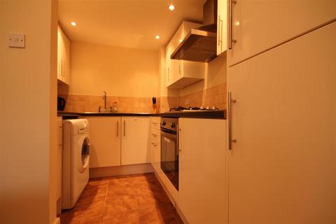 3 bedroom apartment to rent, Grosvenor Road, Jesmond