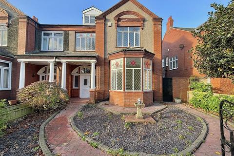 6 bedroom semi-detached house to rent, Ridley Avenue, Blyth, NE24