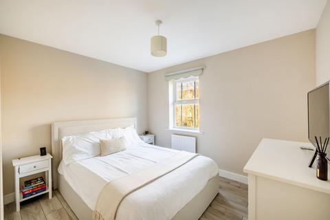 73 Brooklands, Haywards Heath, RH16 4TR