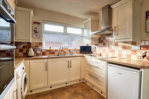 3 bedroom bungalow for sale, Kirby Cross CO13