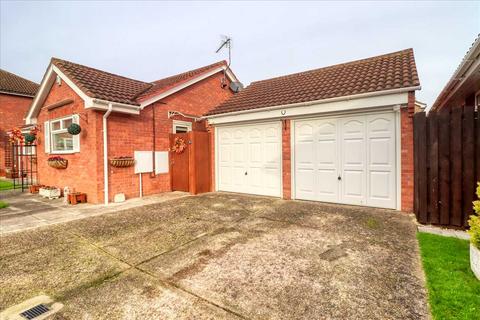 6 Charnock Close, Kirby Cross, Frinton-on-sea, CO13 0RT