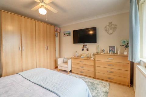 6 Charnock Close, Kirby Cross, Frinton-on-sea, CO13 0RT