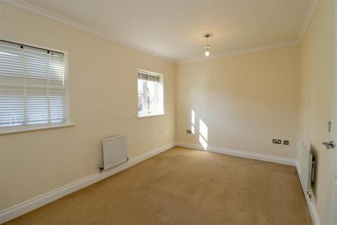 2 bedroom end of terrace house to rent, Jubilee Close, Town Street,  Shiptonthorpe