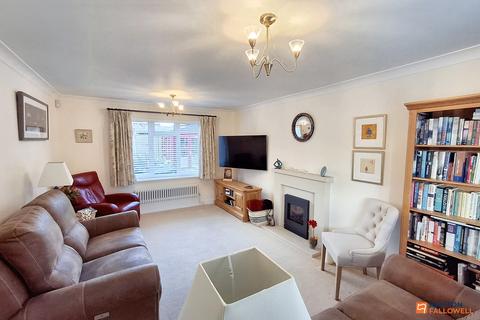 15 Gildale, Werrington, Peterborough, PE4 6QY