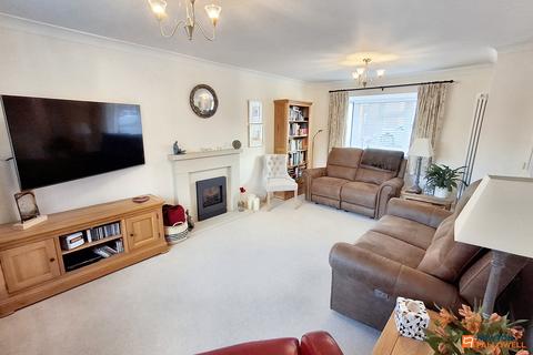 15 Gildale, Werrington, Peterborough, PE4 6QY