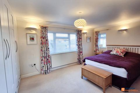 15 Gildale, Werrington, Peterborough, PE4 6QY
