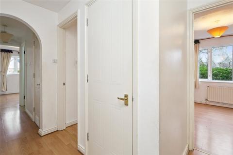 2 bedroom apartment for sale, Parry Drive, Weybridge, Surrey, KT13