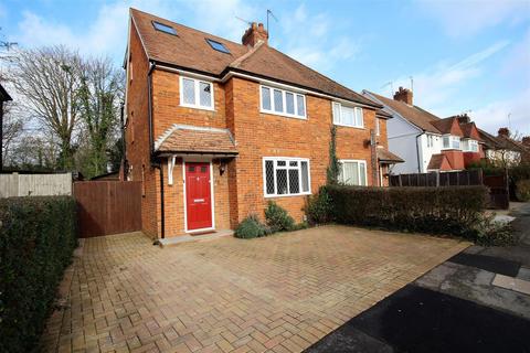 4 bedroom house to rent, Beech Grove, Guildford