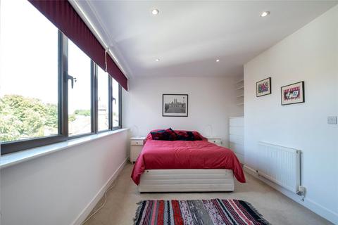 2 bedroom apartment for sale, Streatham High Road, London SW16