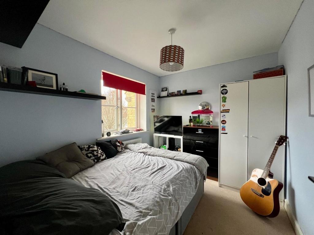 Bed2.jpg