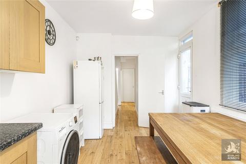 4 bedroom terraced house to rent, Swinnerton Street, Hackney, London, E9