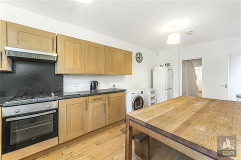 4 bedroom terraced house to rent, Swinnerton Street, Hackney, London, E9