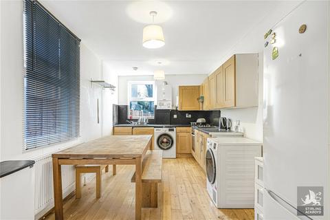 4 bedroom terraced house to rent, Swinnerton Street, Hackney, London, E9