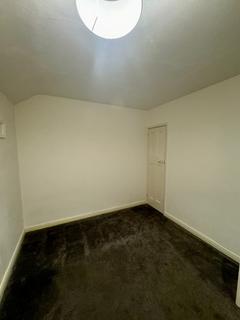 3 bedroom terraced house to rent, York Way, Liverpool L19