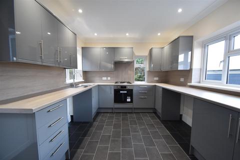 4 bedroom detached house to rent, Kent Street, Sedlescombe