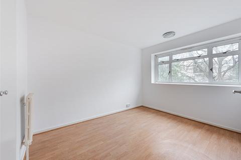 3 bedroom ground floor flat for sale, Marryat House, Churchill Gardens, London, SW1V