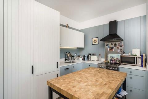 1 bedroom flat for sale, Brent Way, Brentford TW8