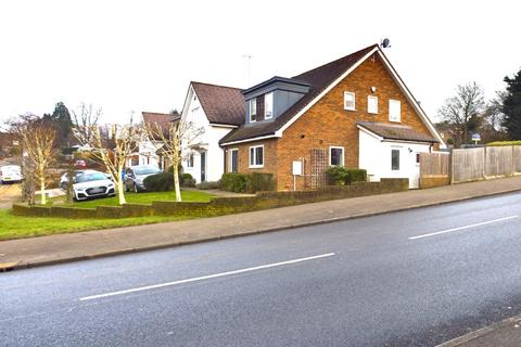 3 bedroom semi-detached house for sale, Achilles Close, Hemel Hempstead