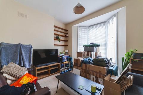 1 bedroom flat for sale, Chaucer Rd, Brixton SW2