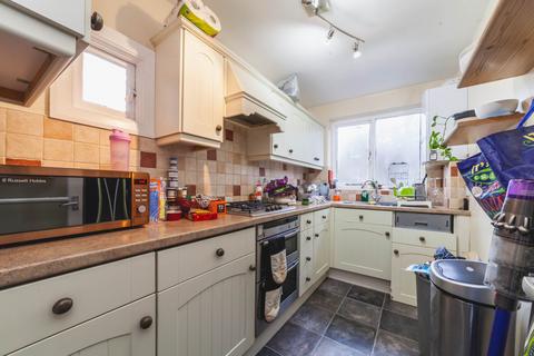 1 bedroom flat for sale, Chaucer Rd, Brixton SW2