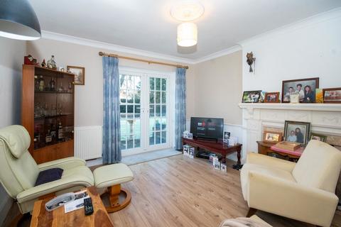 2 bedroom ground floor maisonette for sale, Little Orchard Close, Pinner HA5