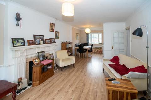 2 bedroom ground floor maisonette for sale, Little Orchard Close, Pinner HA5