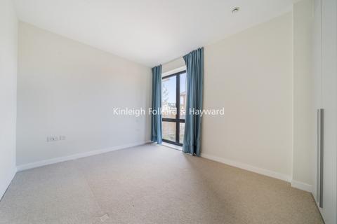 1 bedroom apartment to rent, Middle Road London W7