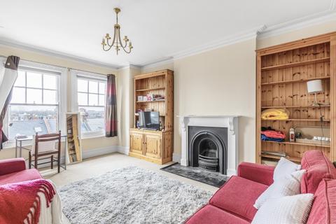 2 bedroom flat to rent, Cambridge Road Battersea SW11